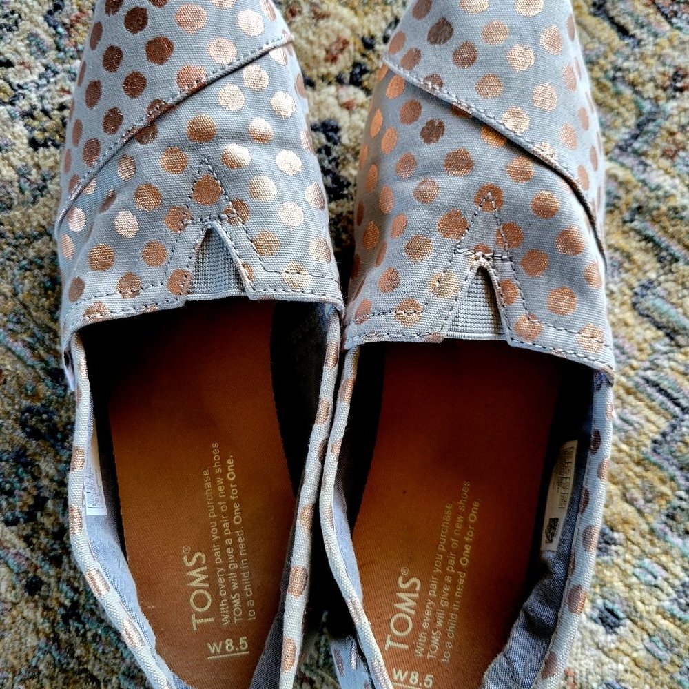 TOMS Women's Classic 8.5 Grey w Rose Gold Polka Dot New
